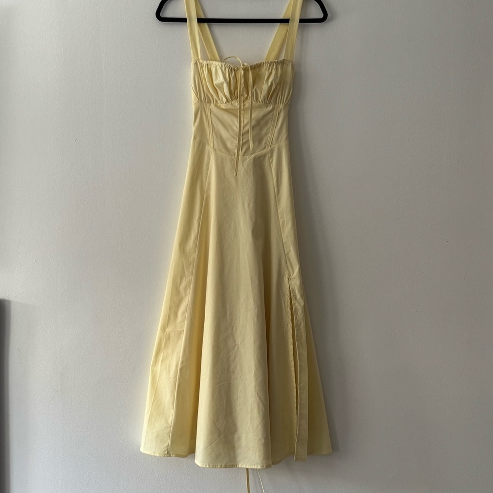 Elegant Yellow Sleeveless Dress